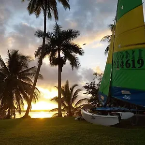 https://bungalow-casita-carolina.quintano-roohotels.com